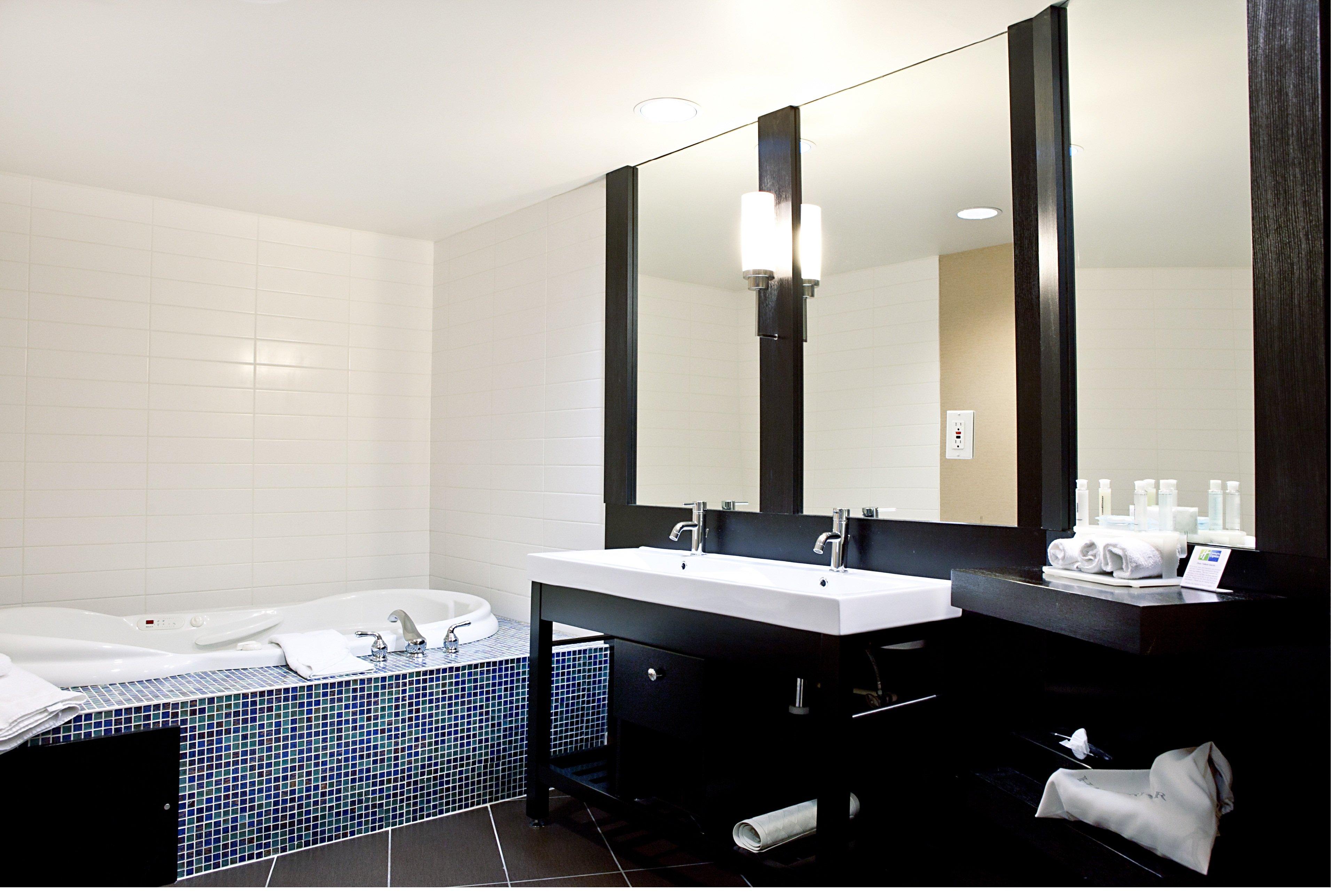 Holiday Inn Express & Suites Langley By Ihg Екстер'єр фото