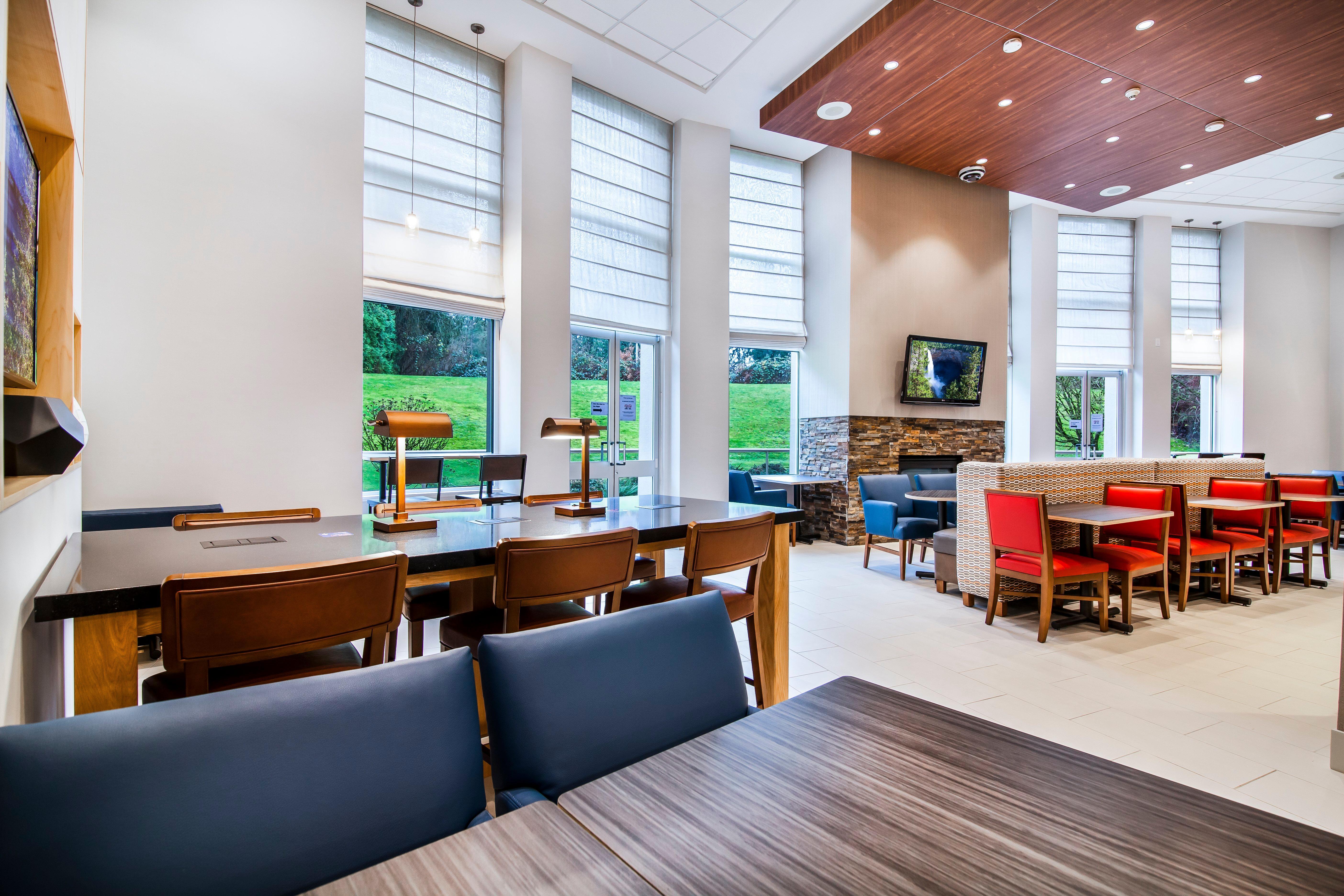Holiday Inn Express & Suites Langley By Ihg Екстер'єр фото
