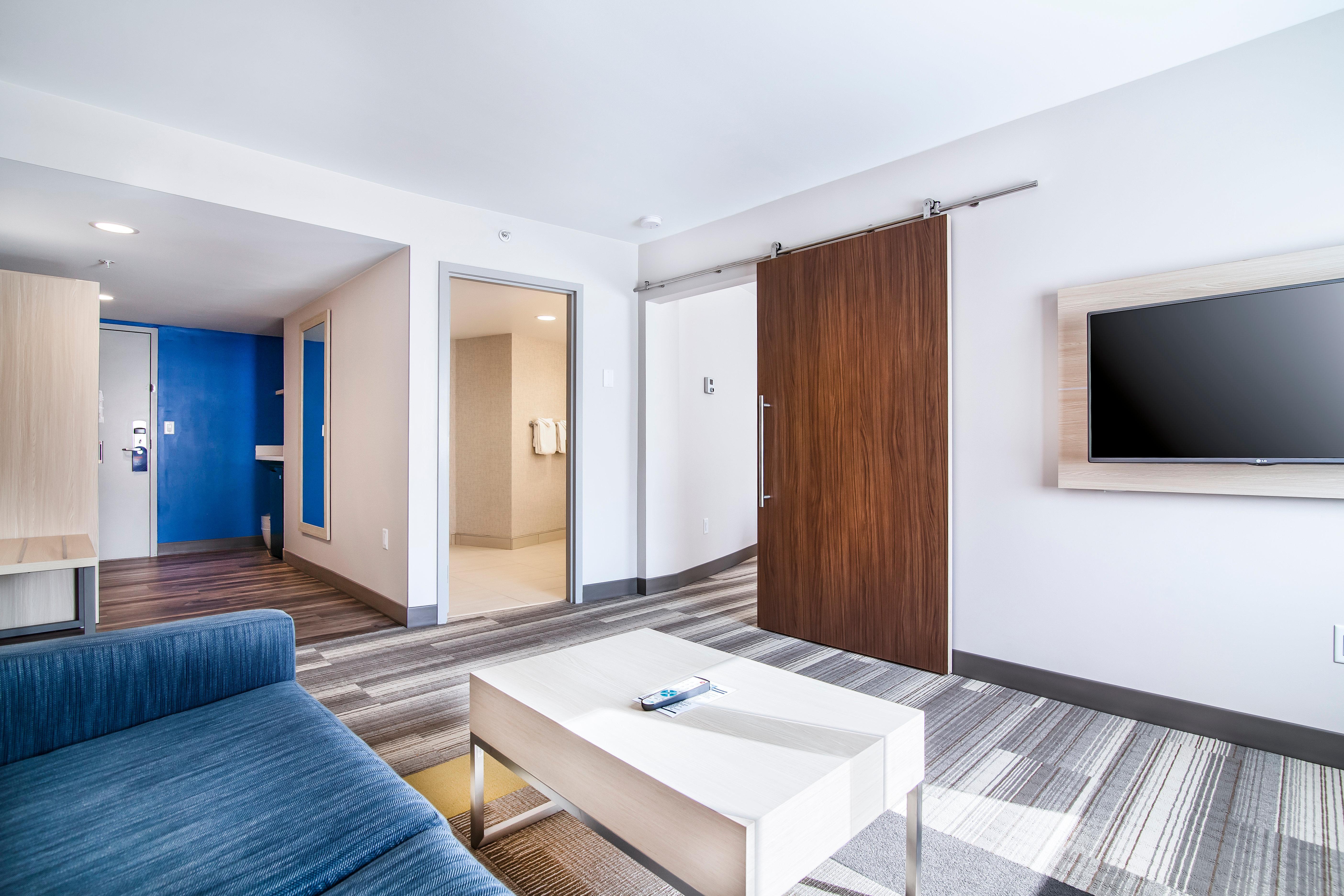 Holiday Inn Express & Suites Langley By Ihg Екстер'єр фото