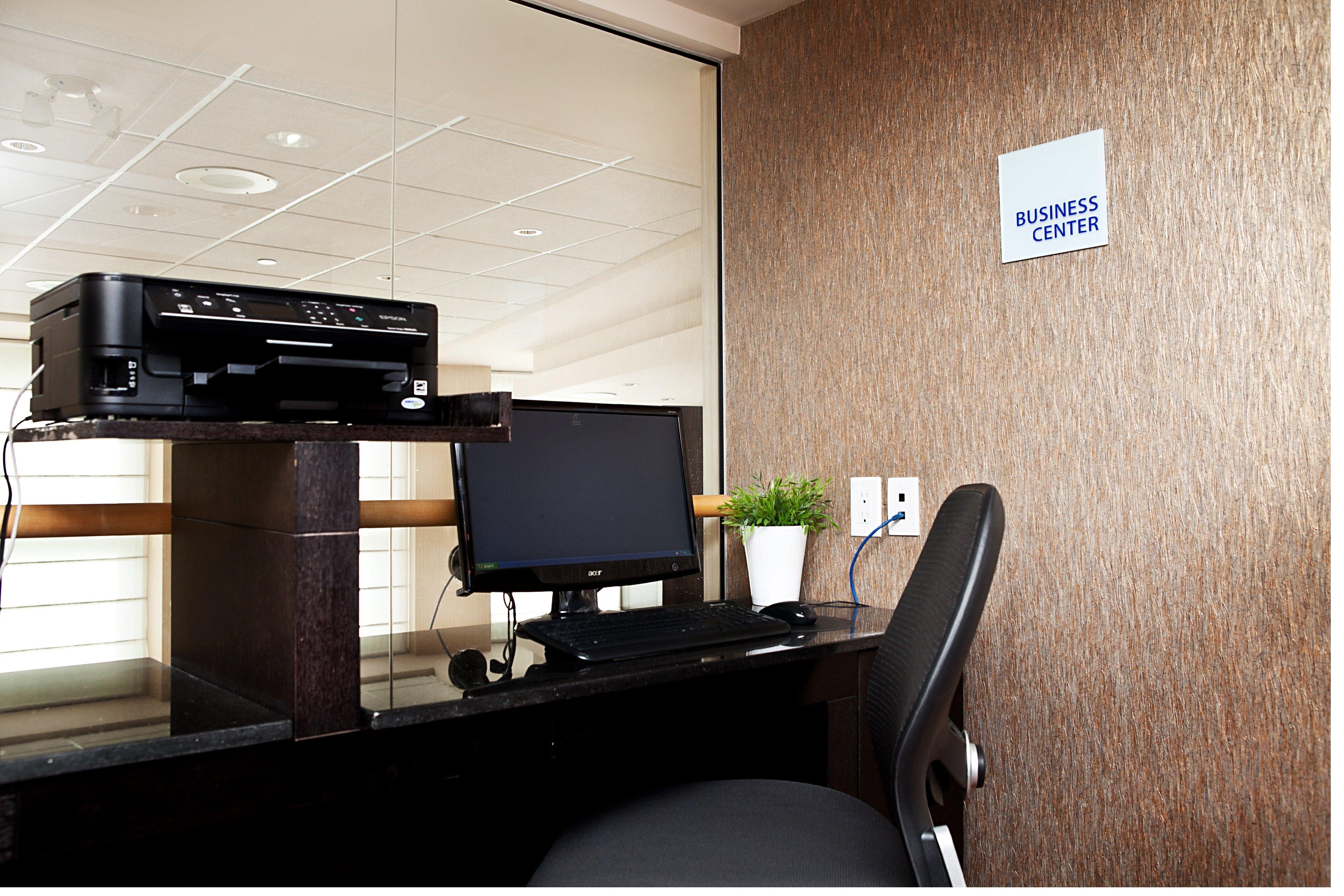 Holiday Inn Express & Suites Langley By Ihg Екстер'єр фото