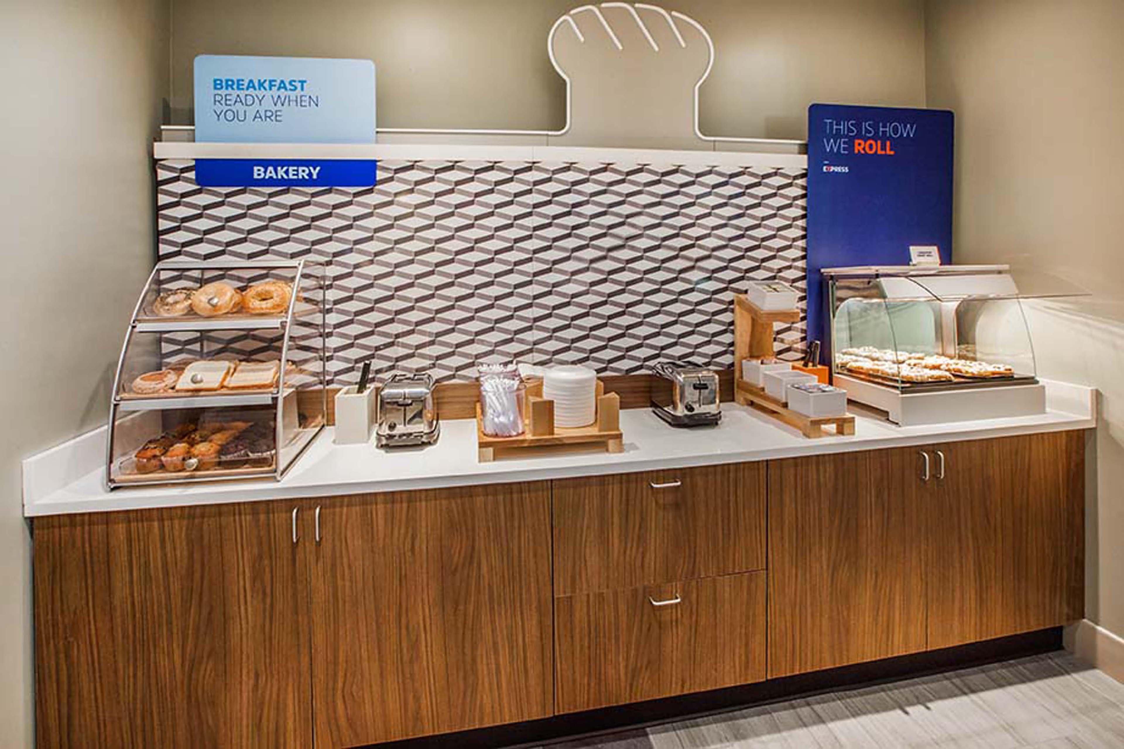 Holiday Inn Express & Suites Langley By Ihg Екстер'єр фото