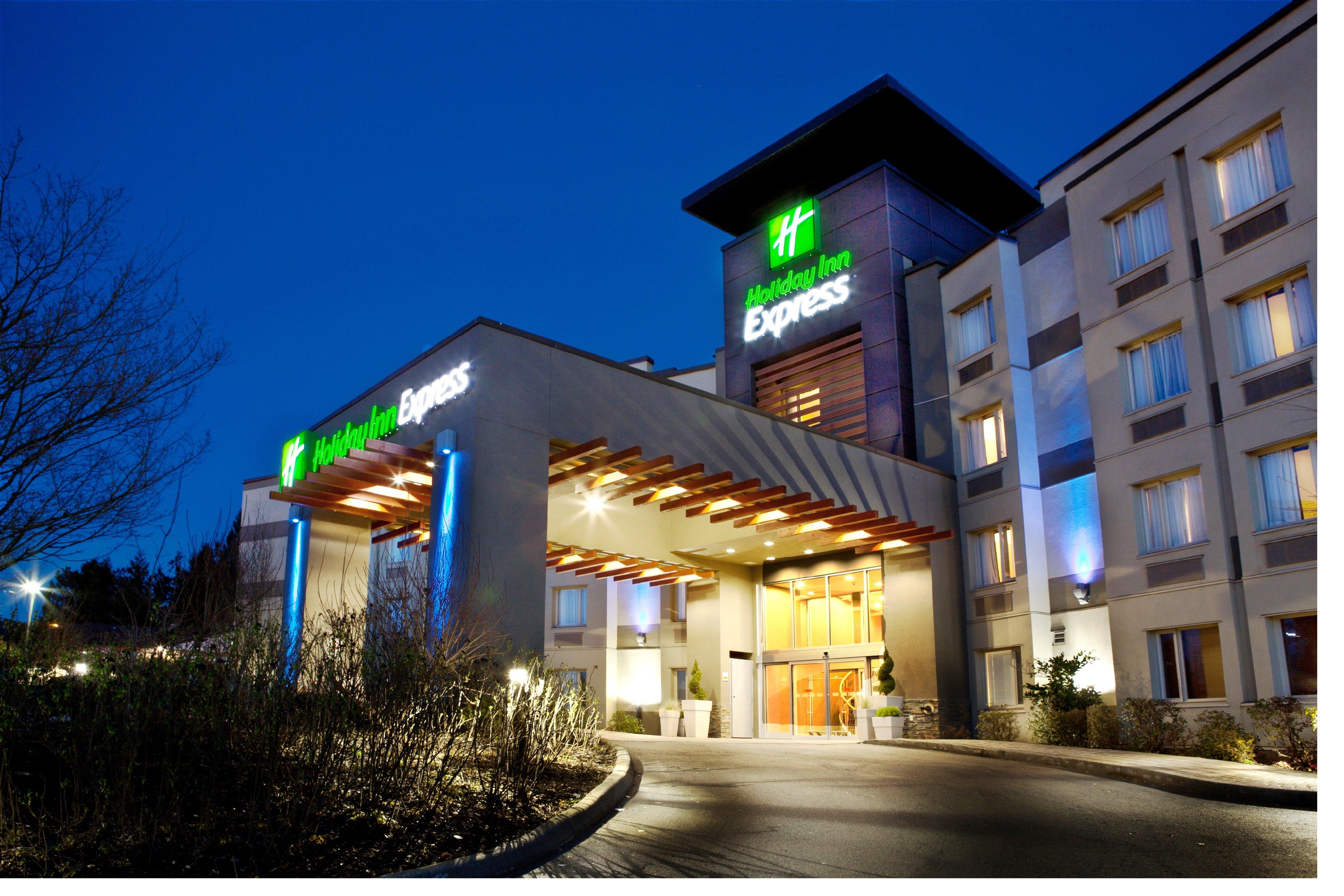 Holiday Inn Express & Suites Langley By Ihg Екстер'єр фото