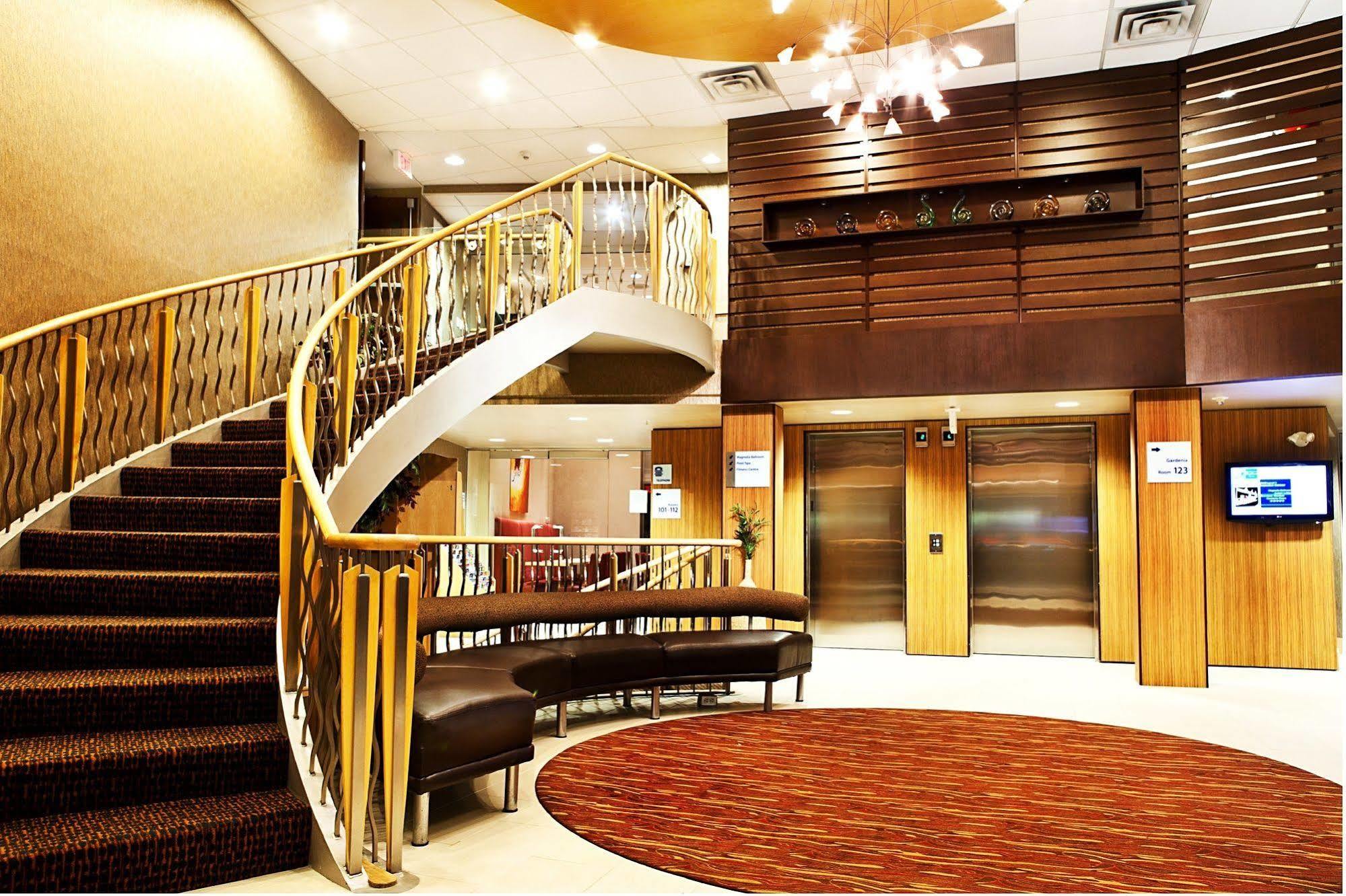 Holiday Inn Express & Suites Langley By Ihg Екстер'єр фото
